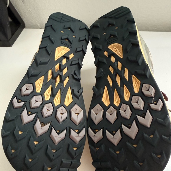 Altra Women's Athletic Shoes - Gray and Tan - Picture 8 of 9